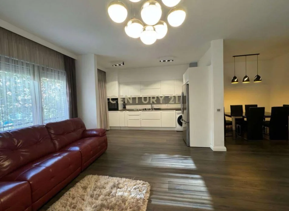 Tirane, shitet apartament 2+1+Ballkon Kati 3, 130 m² 350.000 € (Rruga e Kavajës, Kompleksi Delijorgji)