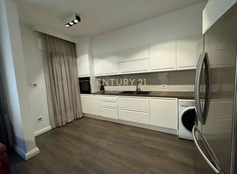 Tirane, shitet apartament 2+1+Ballkon Kati 3, 130 m² 350.000 € (Rruga e Kavajës, Kompleksi Delijorgji)