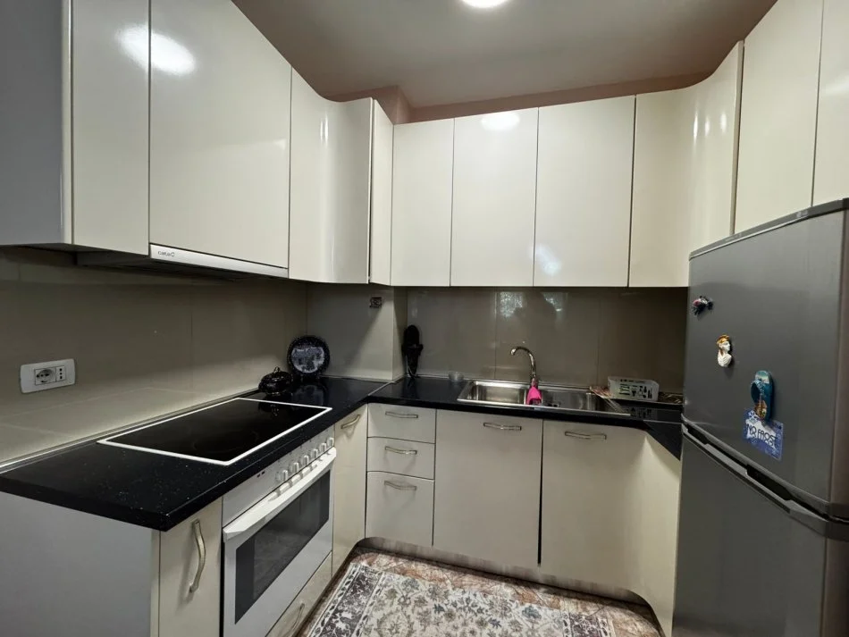 Tirane, jepet me qera apartament 2+1+Aneks+Ballkon Kati 3, 110 m² 800 € (Sheshi willson)