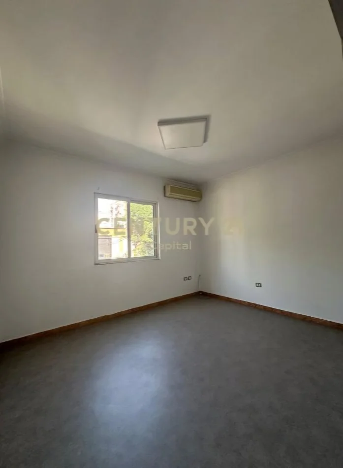 Tirane, jepet me qera ambjent biznesi Kati 2, 200 m² 1.801 € (Laprake)