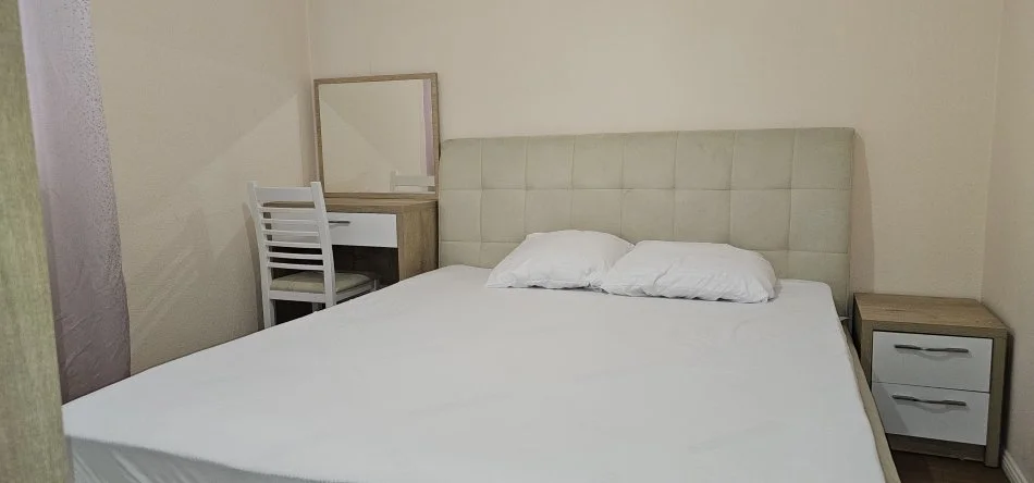 Qendra Kristal jepet me qira ditore apartament 1+1