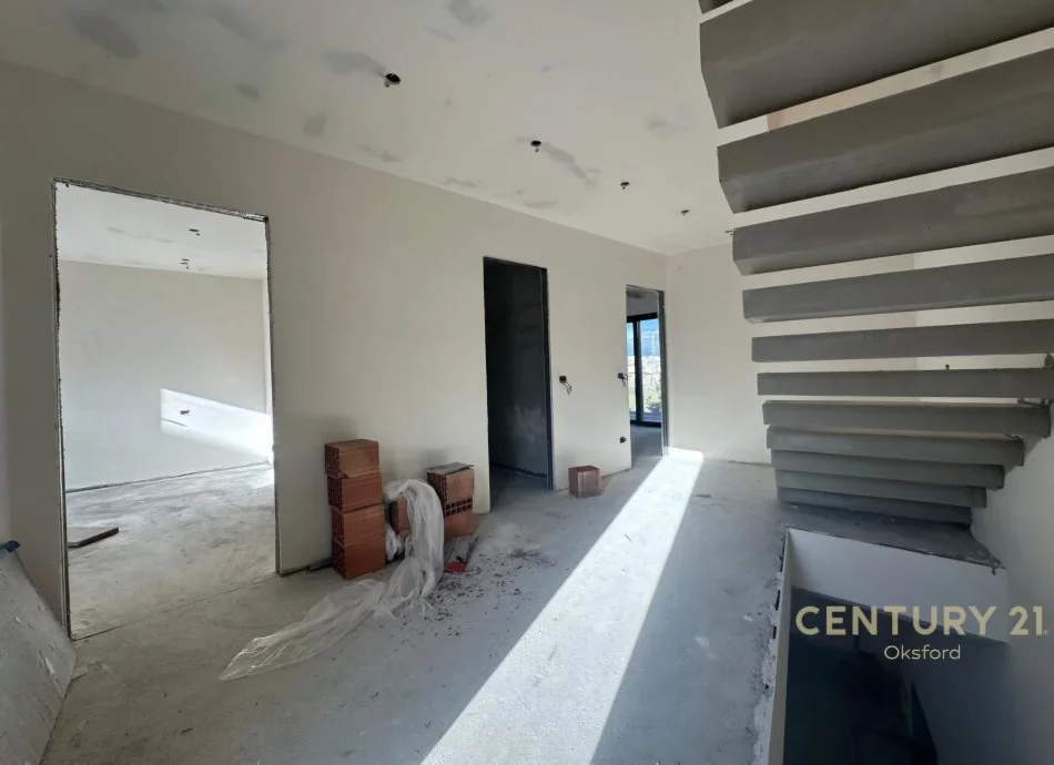 Tirane, shitet Vile 3+1+Ballkon Kati 4, 624 m² 600.000 € (Mjull-Bathore)