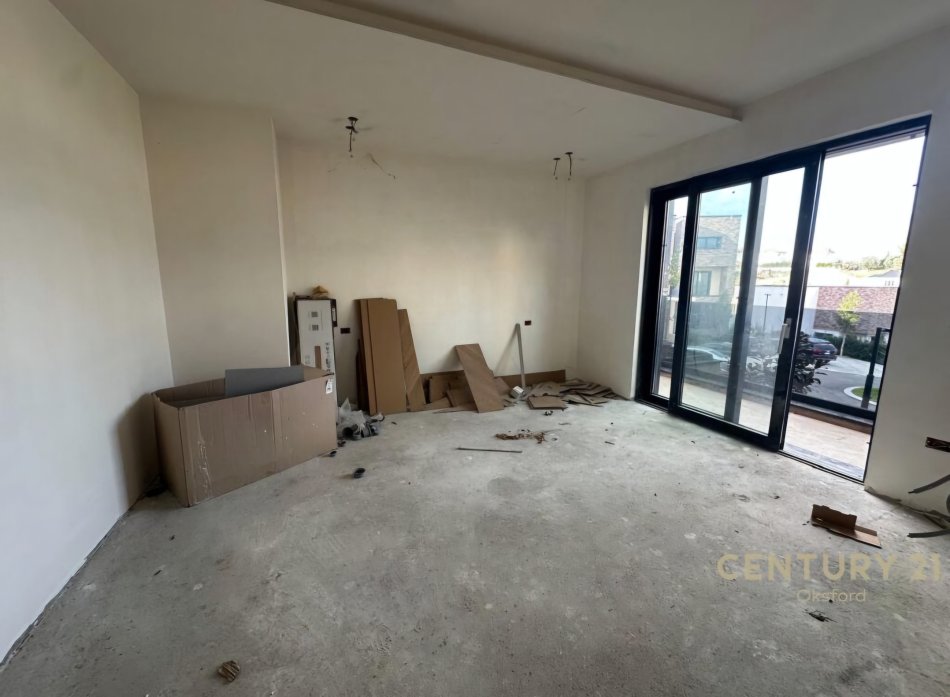 Tirane, shitet Vile 3+1+Ballkon Kati 4, 624 m² 600.000 € (Mjull-Bathore)