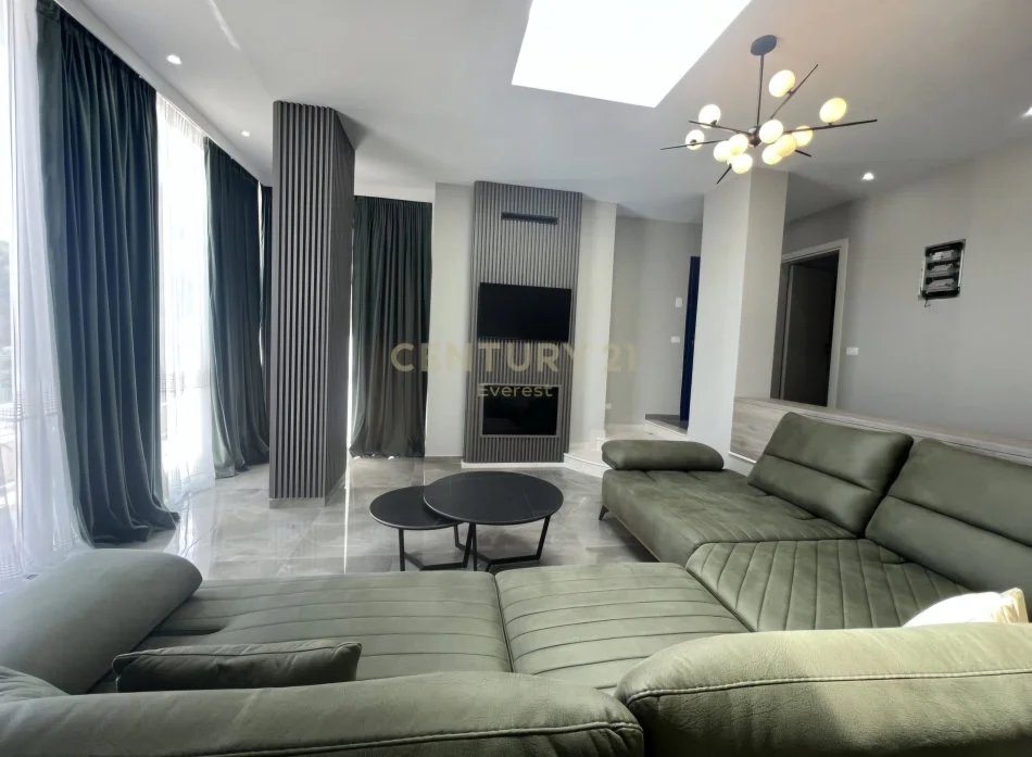 Tirane, jepet me qera apartament duplex 3+1 Kati 2, 300 m² 2.000 € (Kodra e Diellit Residence 2)