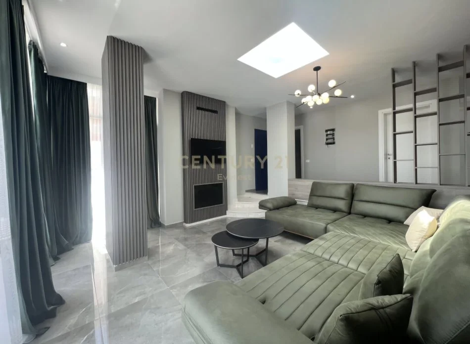 Tirane, jepet me qera apartament duplex 3+1 Kati 2, 300 m² 2.000 € (Kodra e Diellit Residence 2)