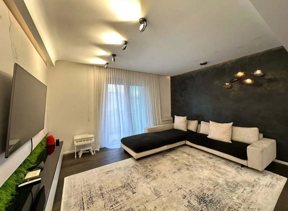 Tirane, jepet me qera apartament 2+1 Kati 4, 100 m² 2.500 € (Myslym Shyri)