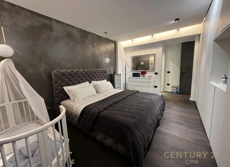 Tirane, jepet me qera apartament 2+1 Kati 4, 100 m² 2.500 € (Myslym Shyri)