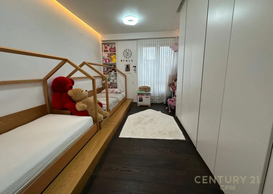 Tirane, jepet me qera apartament 2+1 Kati 4, 100 m² 2.500 € (Myslym Shyri)