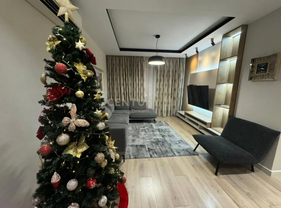 Tirane, shitet apartament 2+1+Ballkon Kati 1, 110 m² 245.000 € (Rruga e Dibrës)