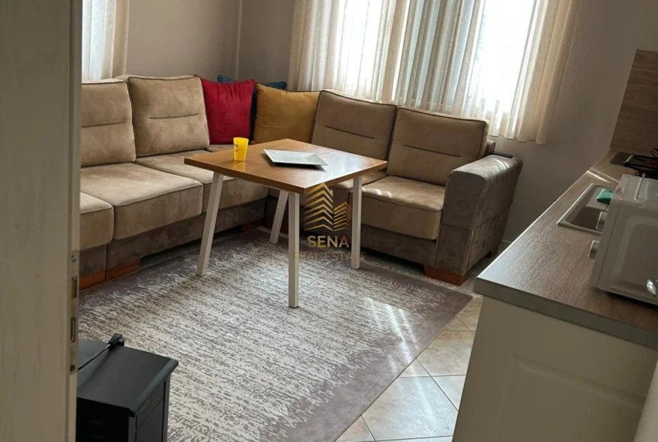 Tirane, jepet me qera Vile 3 Katshe Kati 4, 480 m² 2.700 € (Porcelan)