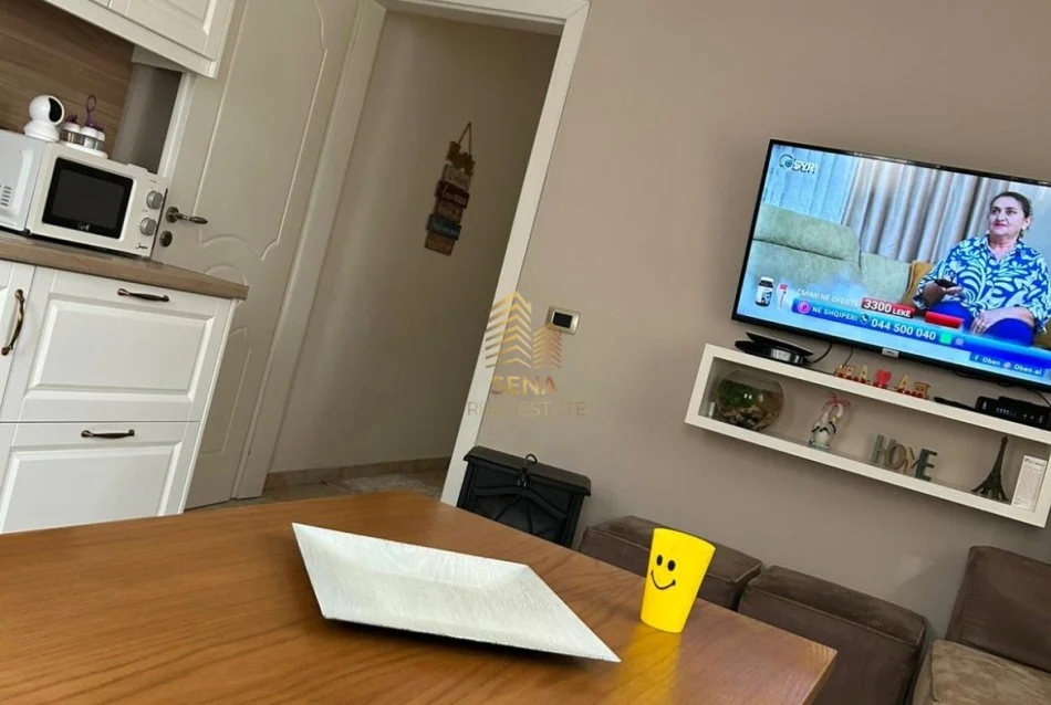 Tirane, jepet me qera Vile 3 Katshe Kati 4, 480 m² 2.700 € (Porcelan)