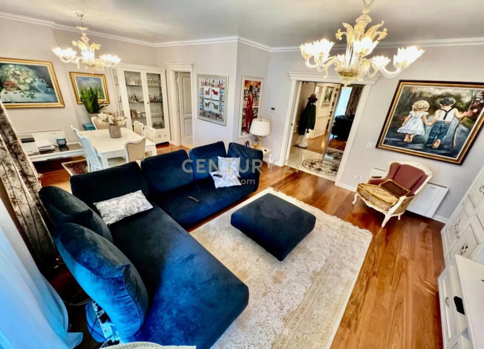 Tirane, shitet apartament+verande | Penthouse 5+1 Kati 6, 329 m² 970.000 € (Rruga e Kosovarëve)