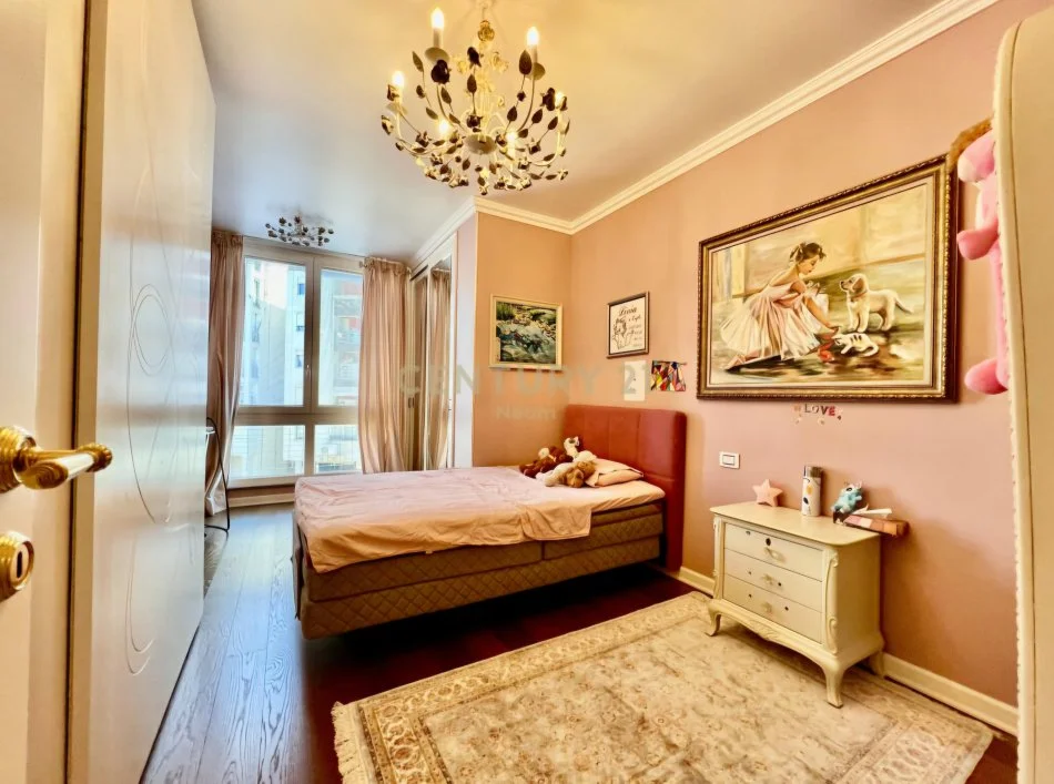 Tirane, shitet apartament+verande | Penthouse 5+1 Kati 6, 329 m² 970.000 € (Rruga e Kosovarëve)