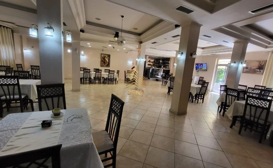 Tirane, jepet me qera lokal Kati 1, 1.100 m² 1.500 € (Kinostudio)