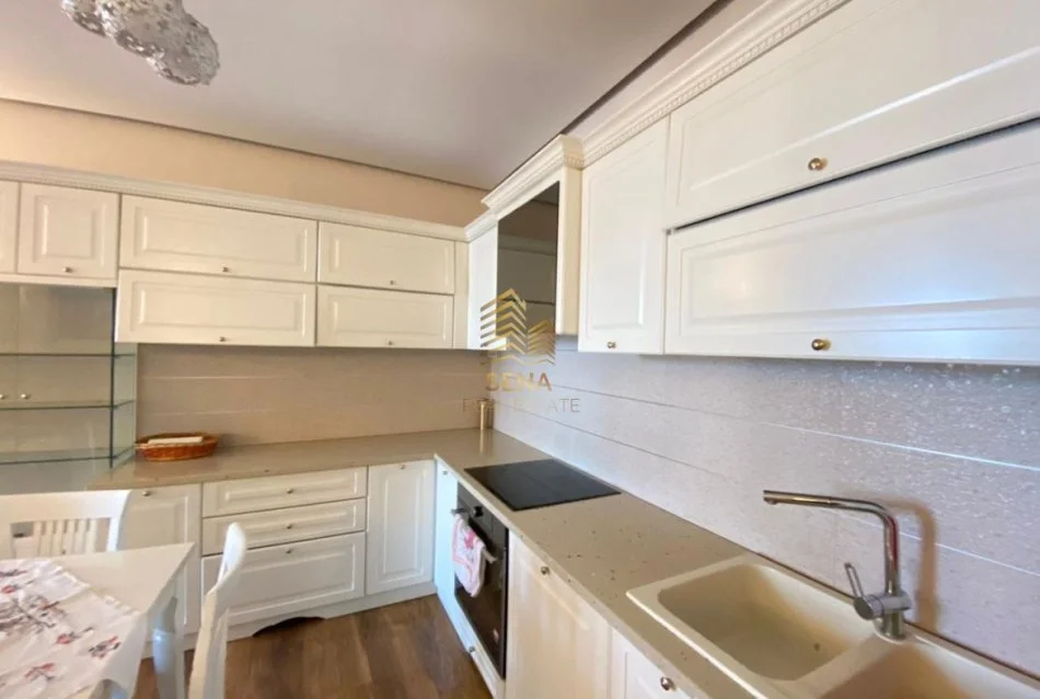 Tirane, shitet apartament 2+1+Ballkon Kati 5, 118 m² 240.000 € (Xhamllik)