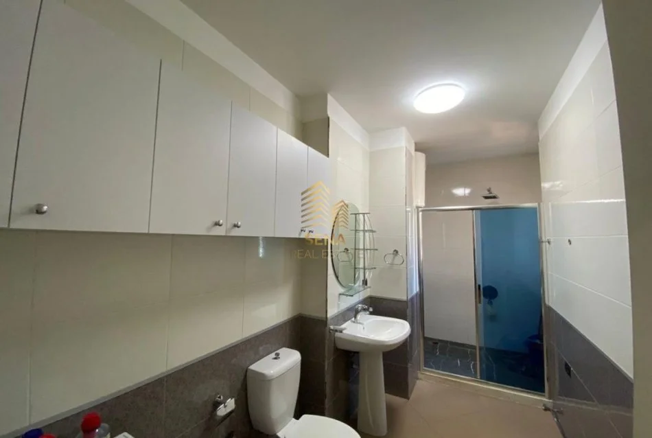 Tirane, shitet apartament 2+1+Ballkon Kati 5, 118 m² 240.000 € (Xhamllik)