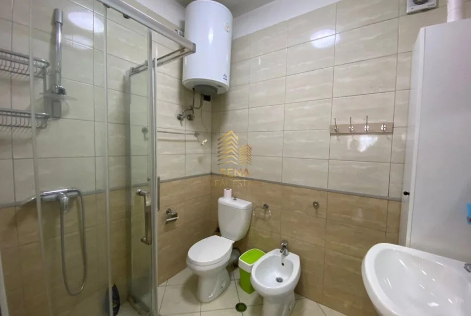 Tirane, shitet apartament 2+1+Ballkon Kati 5, 118 m² 240.000 € (Xhamllik)