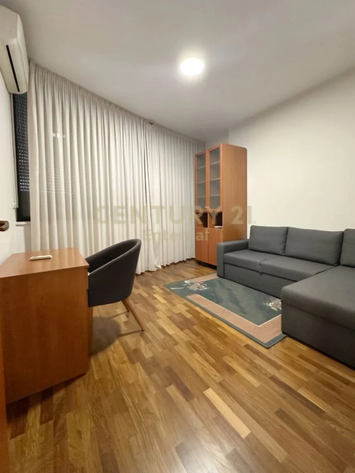 Shqiperi, jepet me qera apartament 3+1+Ballkon Kati 4, 170 m² 1.500 € (Liqeni I Tiranës)