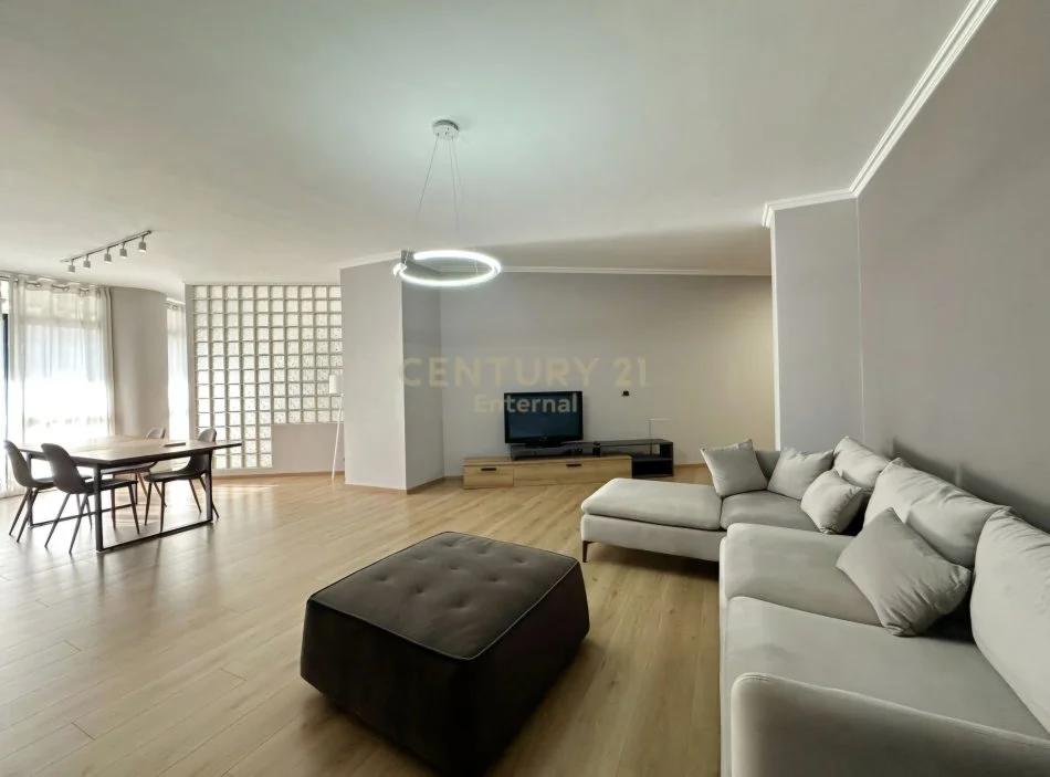 Shqiperi, jepet me qera apartament 3+1+Ballkon Kati 4, 170 m² 1.500 € (Liqeni I Tiranës)