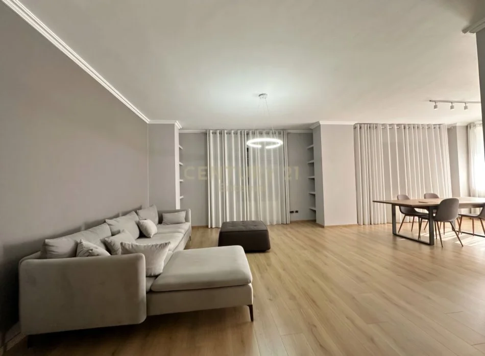 Shqiperi, jepet me qera apartament 3+1+Ballkon Kati 4, 170 m² 1.500 € (Liqeni I Tiranës)