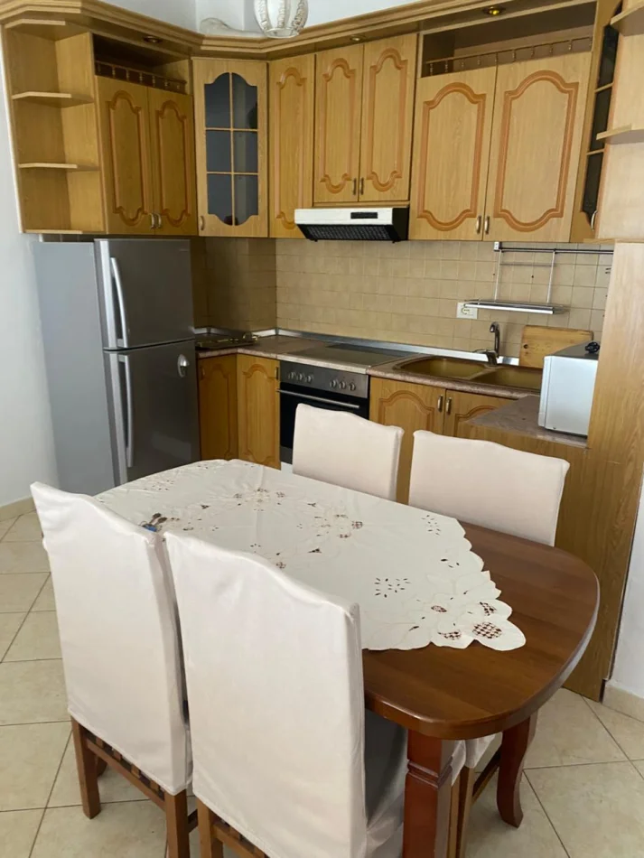 Tirane, jepet me qera apartament 3+1+Ballkon Kati 5, 121 m² 725 € (Rruga Panorama)