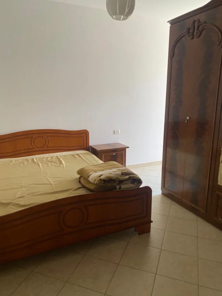 Tirane, jepet me qera apartament 3+1+Ballkon Kati 5, 121 m² 725 € (Rruga Panorama)