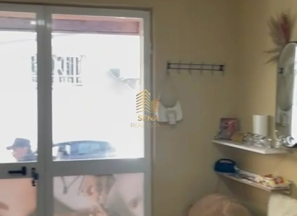 Tirane, shitet apartament 1+1 Kati 0, 56 m² 140.000 € (Rruga Xhanfize Keko)