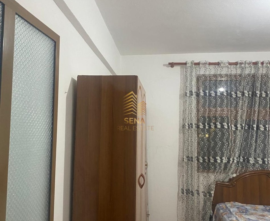 Tirane, jepet me qera shtepi 2+1 Kati 2, 75 m² 350 € (Pranë shkollës Kiço Blushi)