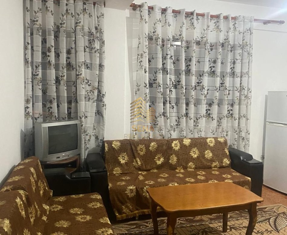 Tirane, jepet me qera shtepi 2+1 Kati 2, 75 m² 350 € (Pranë shkollës Kiço Blushi)