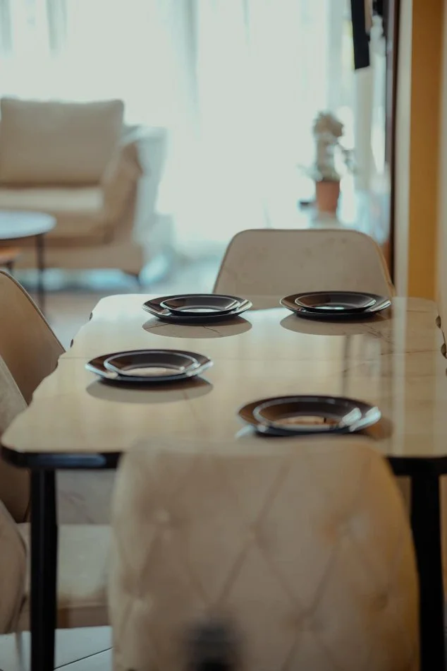 Tirane, jepet me qera apartament 1+1+Ballkon Kati 5, 75 m² 600 € (Jordan Misja)