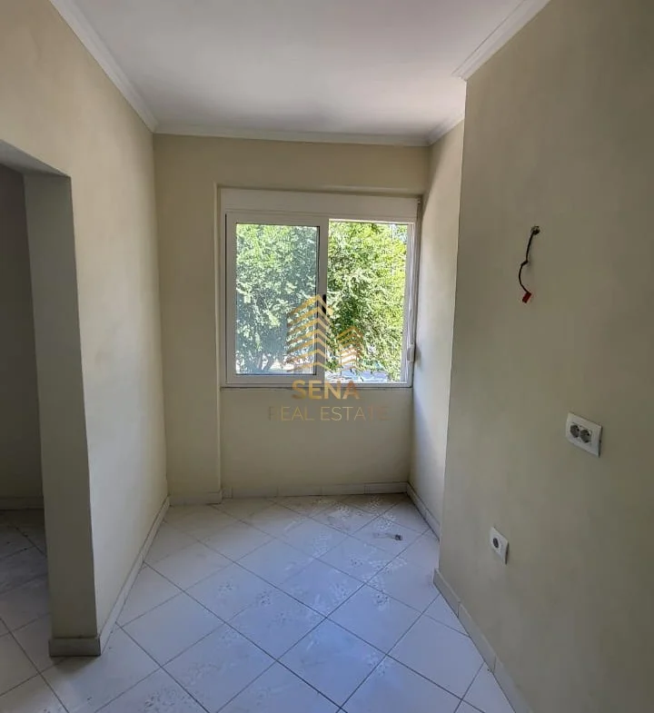 Durres, shitet apartament 1+1+Ballkon Kati 1, 57 m² 67.000 € (Durres,Rruga Agimi)