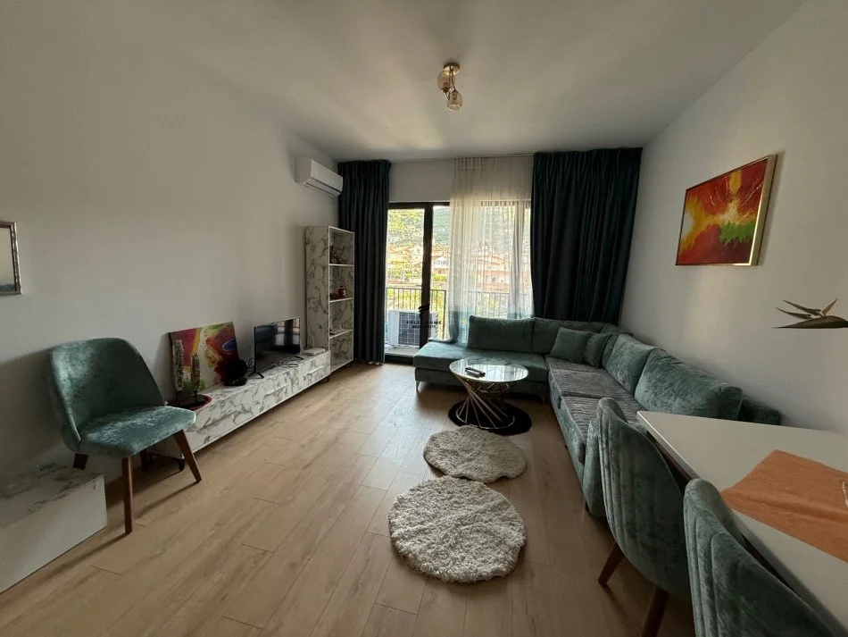 Tirane, jepet me qera apartament 1+1+Ballkon Kati 2, 70 m² 450 € (American 3)