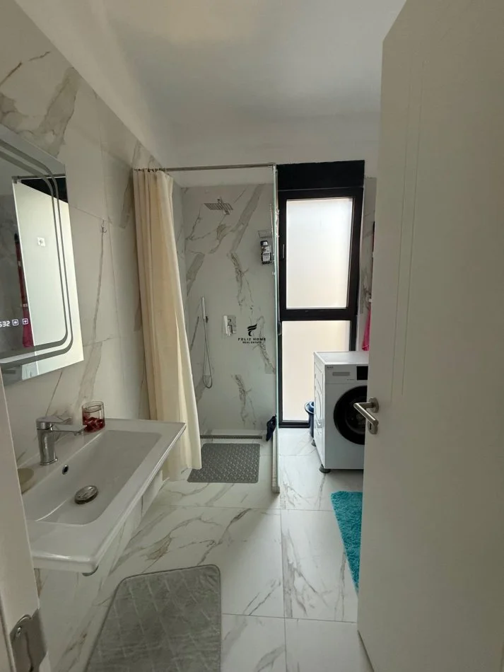 Tirane, jepet me qera apartament 1+1+Ballkon Kati 2, 70 m² 450 € (American 3)