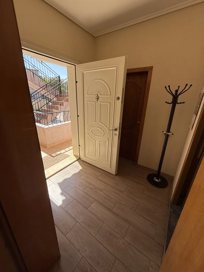 Tirane, jepet me qera apartament 1+1+Aneks+Ballkon Kati 2, 80 m² 450 € (Mbrapa Spitalit Nen Tereza)
