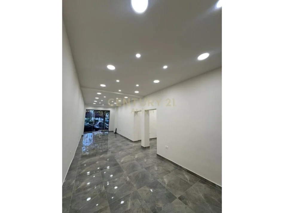 Tirane, shitet ambjent biznesi , 73 m² 577.000 € (Stadiumi Dinamo)