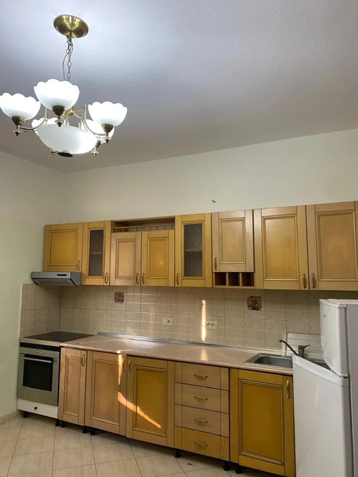 jepet me qera apartament 1+1+Ballkon Kati 1, 52 m² 351 € (Jordan Misja)