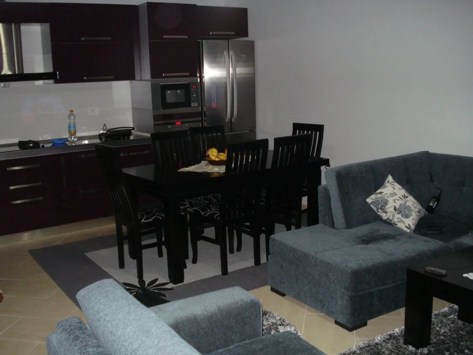 Tirane, jepet me qera apartament 2+1+Aneks+Ballkon Kati 3, 100 m² 720 € (Don Bosko plus garazhdh me 2 poste)