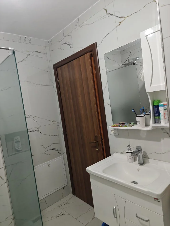 Tirane, jepet me qera apartament 2+1+Aneks+Ballkon Kati 3, 100 m² 720 € (Don Bosko plus garazhdh me 2 poste)