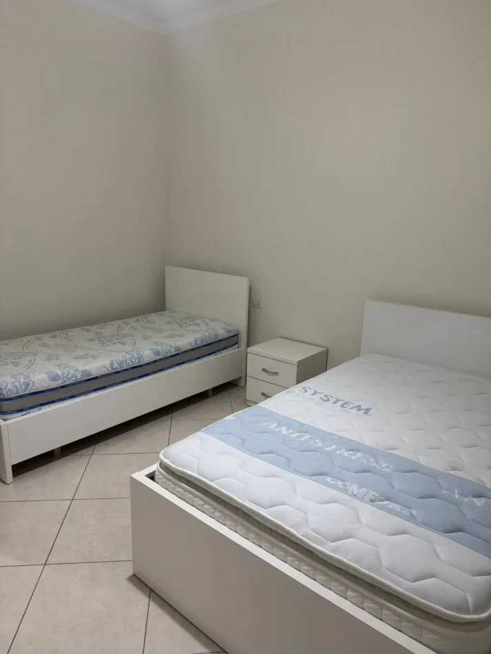 Tirane, jepet me qera apartament 2+1+Aneks+Ballkon Kati 2, 110 m² 500 € (Kopshti Botanik)