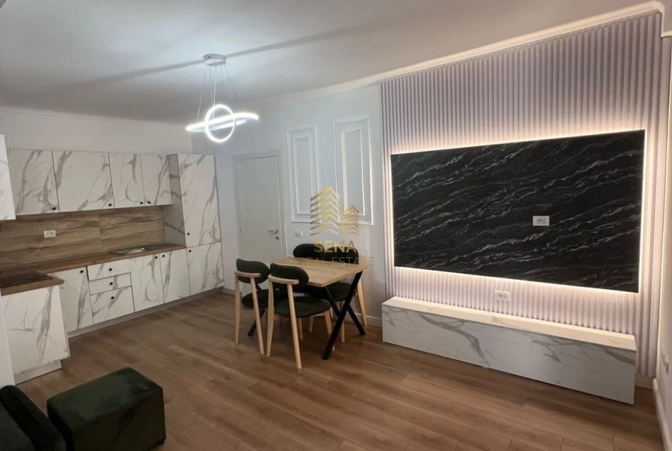 Shkembi Kavajes, shitet apartament 1+1+Ballkon Kati 2, 65 m² 76.000 € (Shkembi i Kavajes, pallat buze rruge)