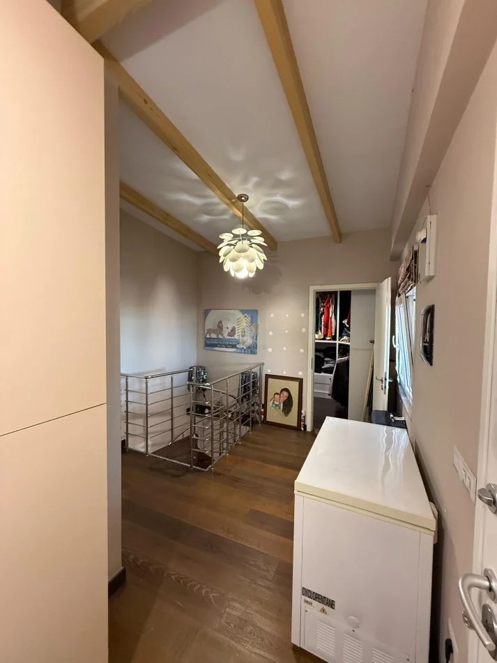Tirane, shitet apartament 3+1+Ballkon Kati 11, 220 m² 462000 € (Bulevardi Bajram Curri, prane pallatit me Shigjeta)