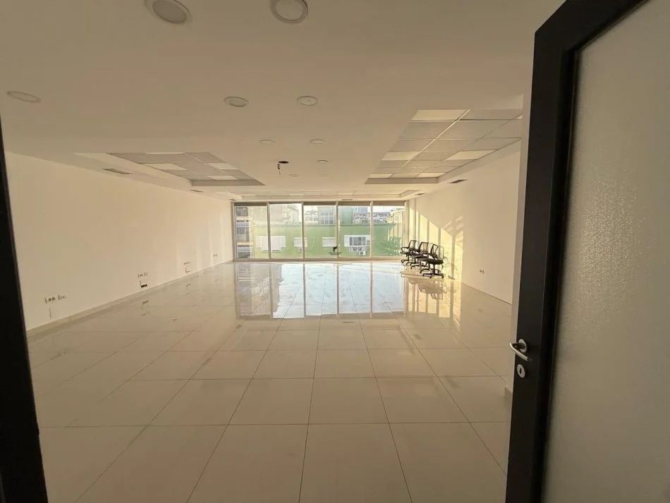 Tirane, jepet me qera zyre Kati 9, 150 m² 2.200 € (Abdyl frasheri)