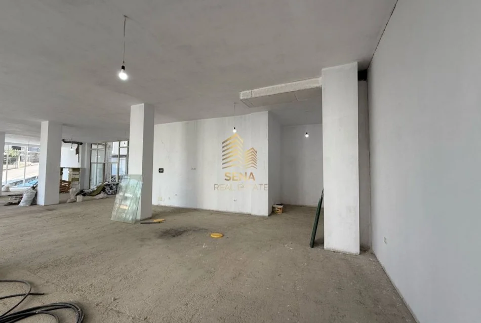 Tirane, jepet me qera ambjent biznesi Kati 1, 310 m² 2.500 € ( Shkoze, Kompleksi Tom Doshi)