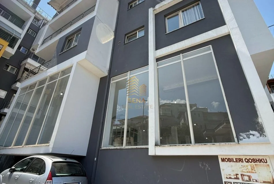 Tirane, jepet me qera ambjent biznesi Kati 1, 310 m² 2.500 € ( Shkoze, Kompleksi Tom Doshi)