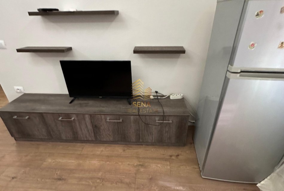 Tirane, jepet me qera apartament 1+1 Kati 2, 60 m² 500 € (Rruga Dibres)