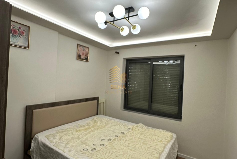 Tirane, jepet me qera apartament 1+1 Kati 2, 60 m² 500 € (Rruga Dibres)