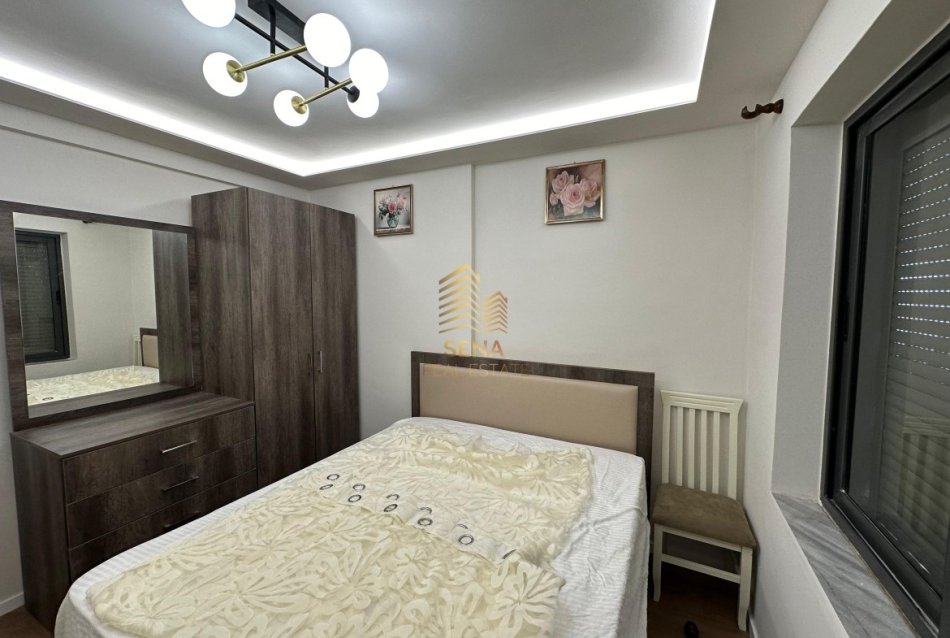 Tirane, jepet me qera apartament 1+1 Kati 2, 60 m² 500 € (Rruga Dibres)