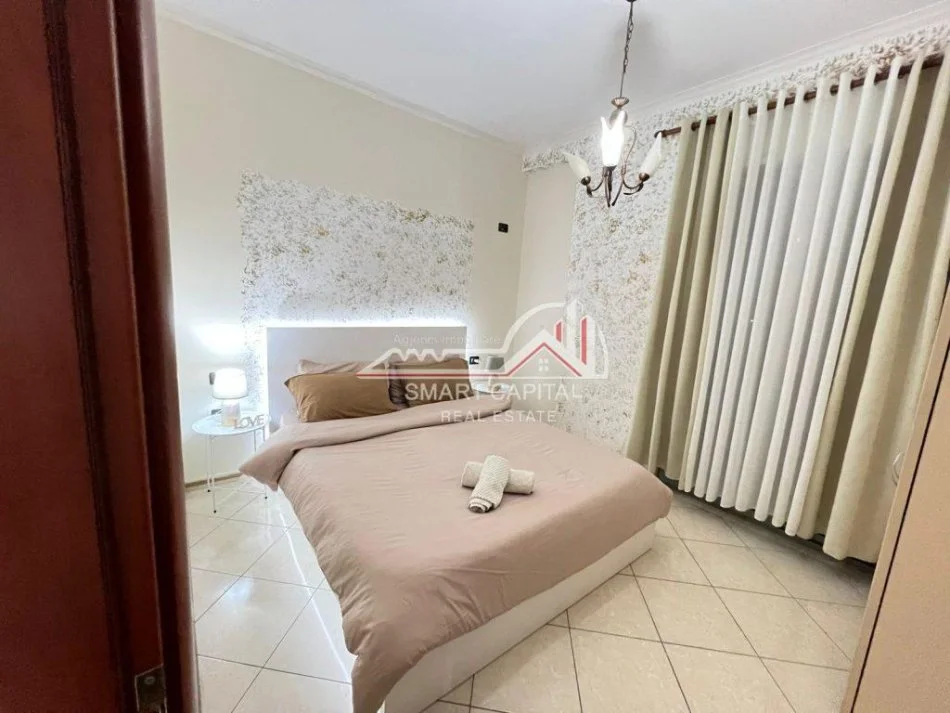 Vlore, jepet me qera apartament 1+1 Kati 6, 74 m² 300 € (Rruga Zenel Murra)