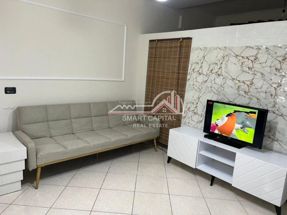 Vlore, jepet me qera apartament 1+1 Kati 6, 74 m² 300 € (Rruga Zenel Murra)