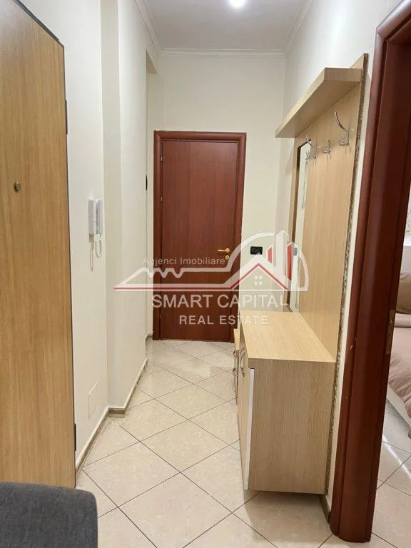 Vlore, jepet me qera apartament 1+1 Kati 6, 74 m² 300 € (Rruga Zenel Murra)